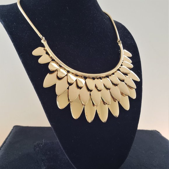 Kate Spade Fancy Flock Gold Feather Statement Necklace! - Picture 6 of 16